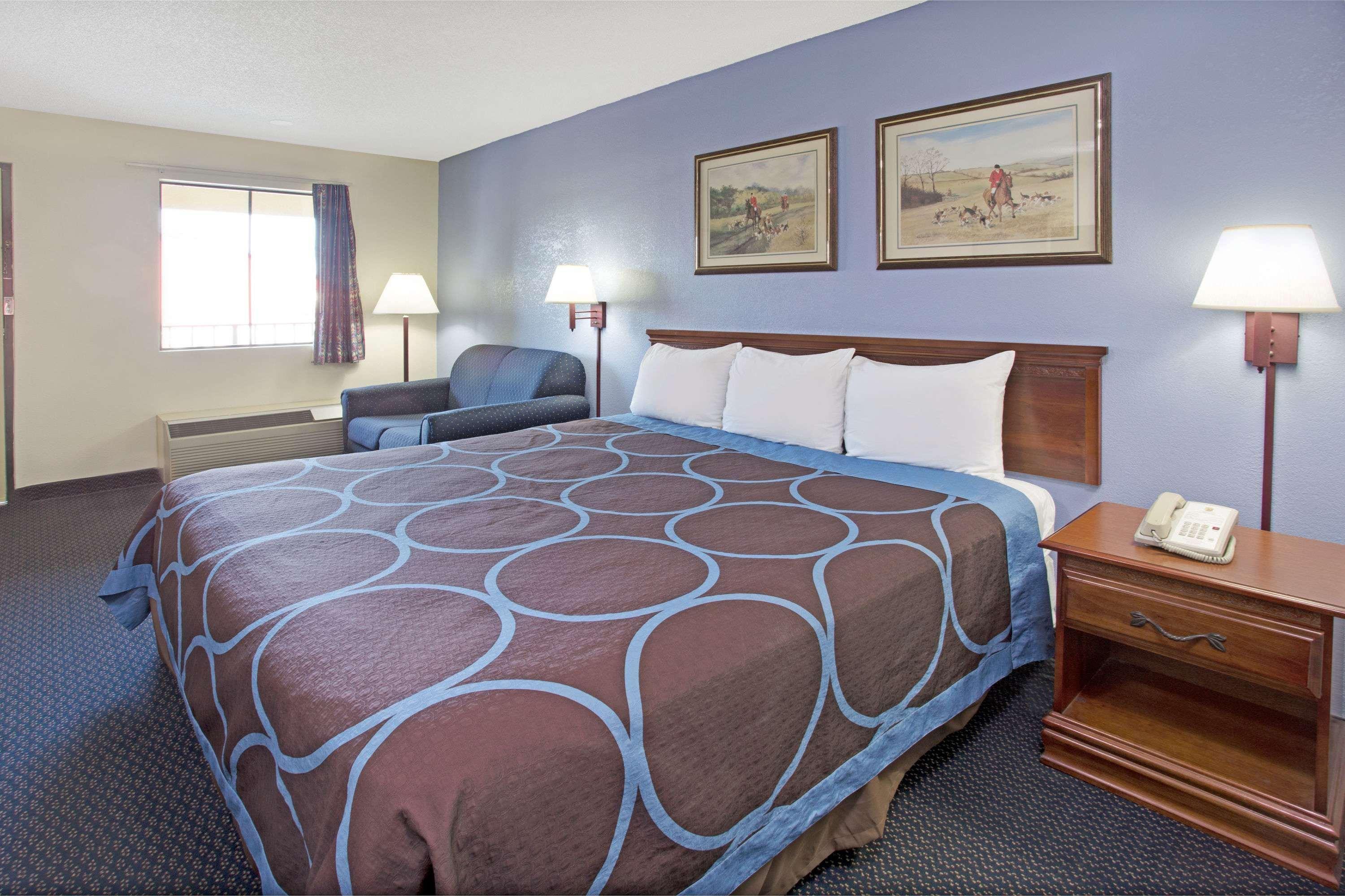 Super 8 By Wyndham Suwanee Hotel Exterior foto